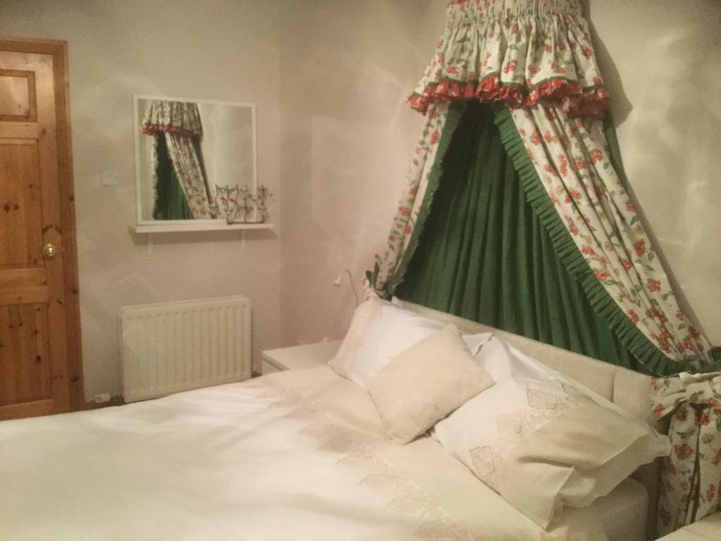 Bed and Breakfast Five Oaks Londonderry Zimmer foto